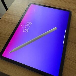 Apple iPad Pro 11” 2nd Gen 128GB Space Gray + Apple Pencil | Excellent
